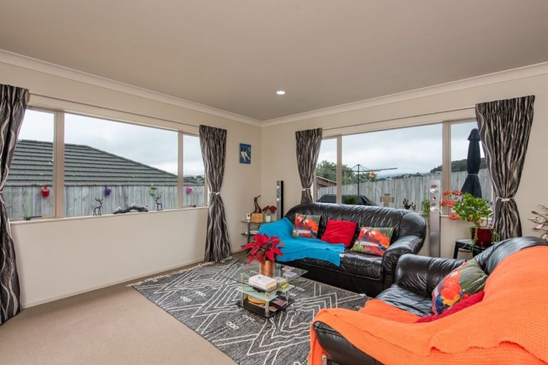Photo of property in 35 Staithes Drive North, Whitby, Porirua, 5024