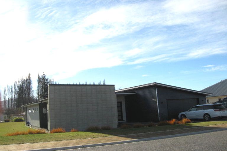 Photo of property in 26 Stonebrook Drive, Wanaka, 9305