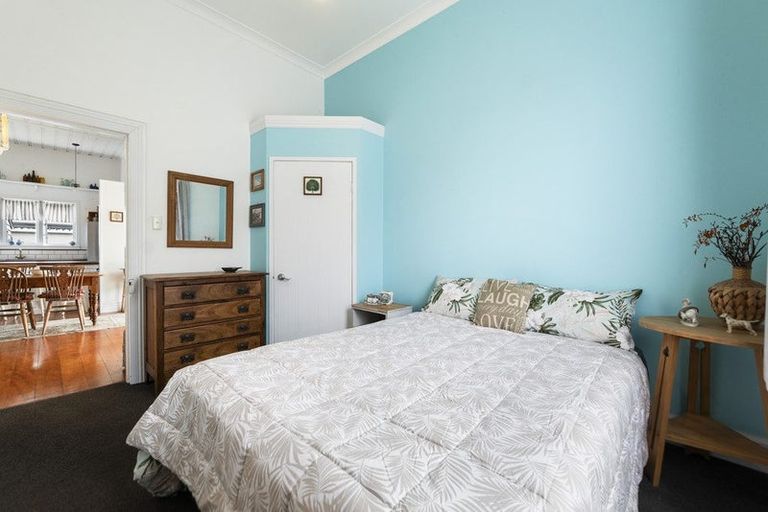 Photo of property in 132 Tukapa Street, Westown, New Plymouth, 4310