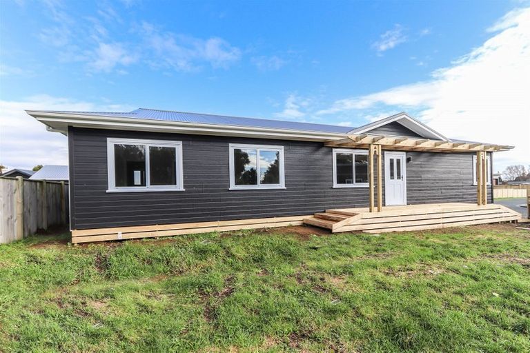Photo of property in 3 Manatu Lane, Inglewood, 4330