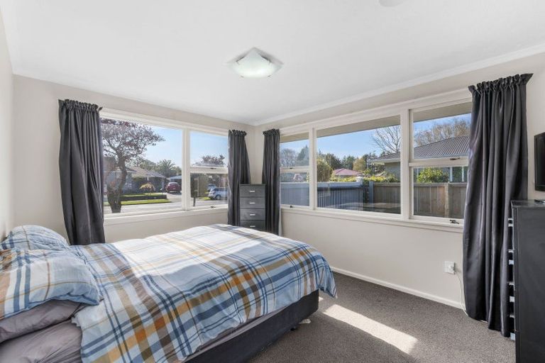 Photo of property in 33 Cullahill Street, Harewood, Christchurch, 8051