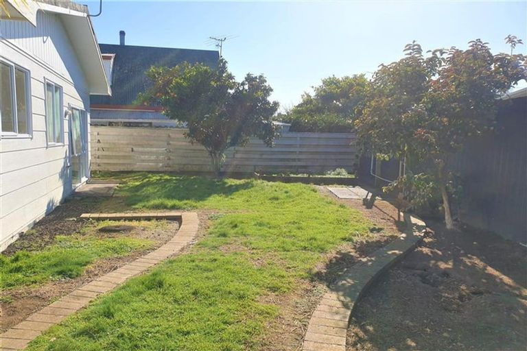 Photo of property in 25 Buckingham Crescent, Manukau, Auckland, 2025