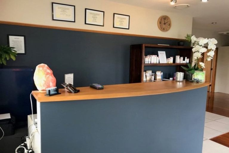 Photo of property in 128 Wilsons Road, Saint Martins, Christchurch, 8022