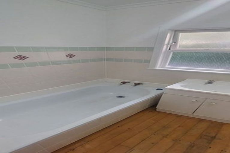 Photo of property in 13 Tyne Road, Forrest Hill, Auckland, 0620