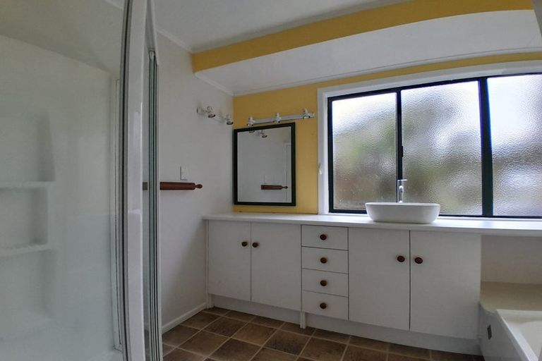 Photo of property in 312 Arapaepae Road South, Levin, 5571