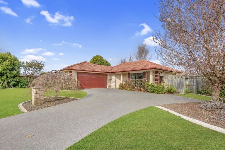 Photo of property in 8 Blarney Place, Casebrook, Christchurch, 8051