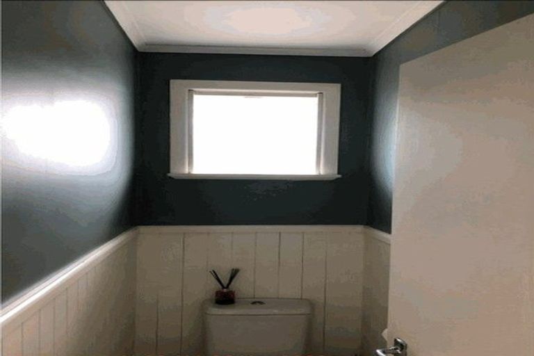 Photo of property in Peninsula Primary School, 61 Wharf Road, Te Atatu Peninsula, Auckland, 0610