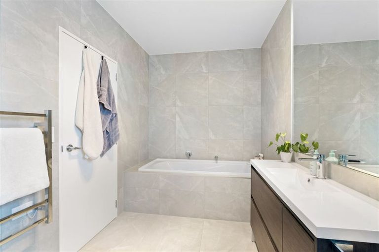 Photo of property in 31 Koura Drive, Red Beach, 0932