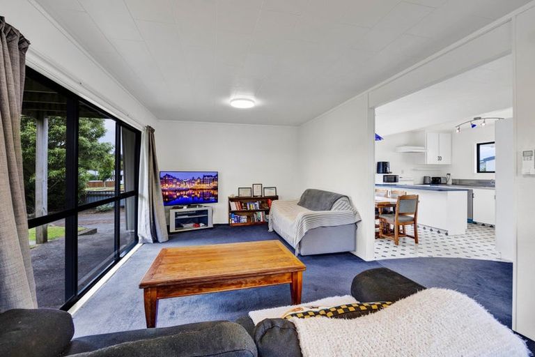 Photo of property in 33 Oberon Street, Stratford, 4332