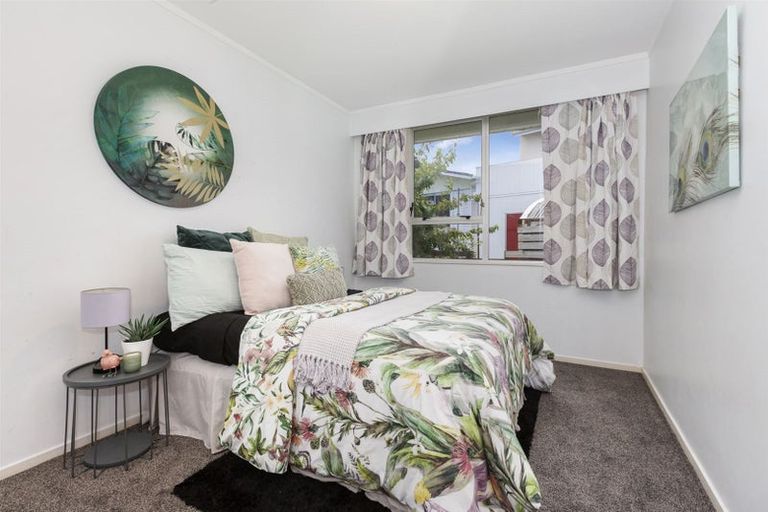 Photo of property in 45 Hicks Close, Whitby, Porirua, 5024