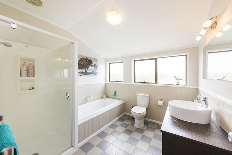 Photo of property in 19a Stewart Crescent, Hokowhitu, Palmerston North, 4410
