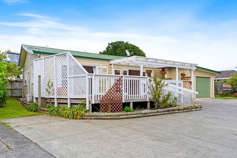 Photo of property in 17 Paramu Avenue, Birkdale, Auckland, 0626