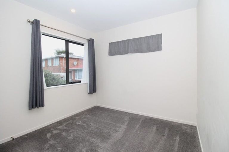 Photo of property in 4 Fruitvale Road, New Lynn, Auckland, 0600