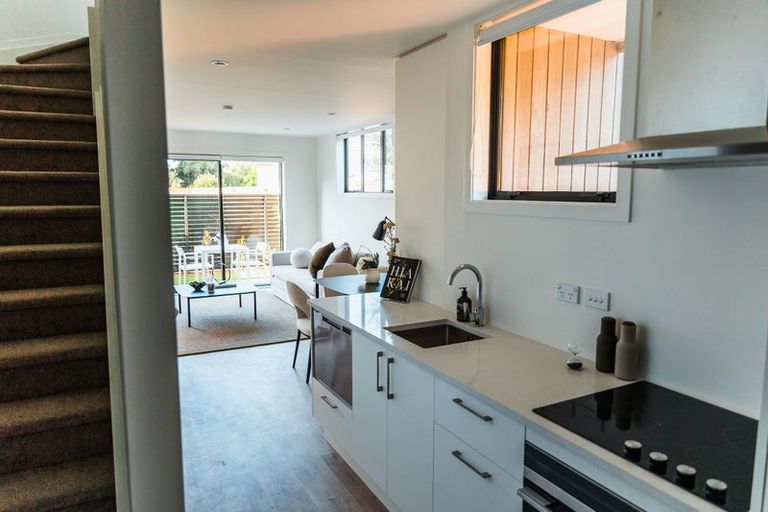 Photo of property in 16/12 Tawa Road, Te Atatu Peninsula, Auckland, 0610