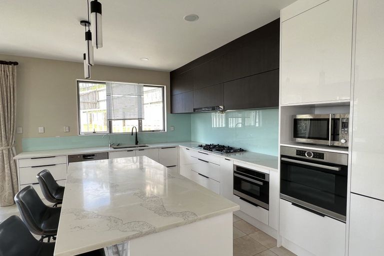 Photo of property in 36 Bur Oak Terrace, Schnapper Rock, Auckland, 0632