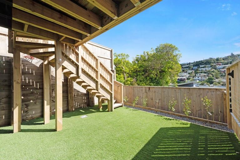 Photo of property in 1u3 Robert Street, Newlands, Wellington, 6037