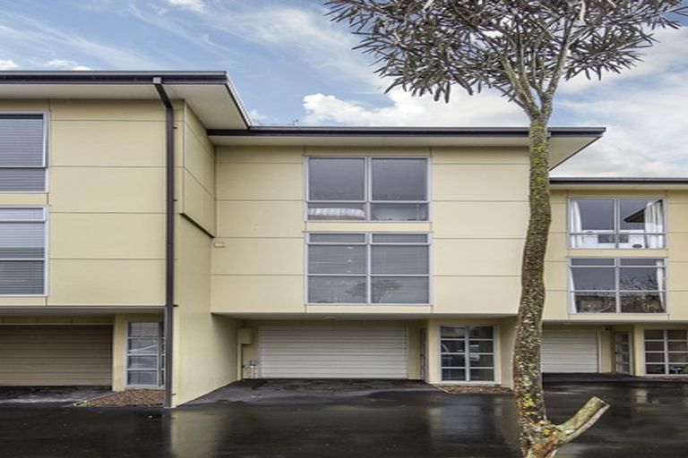Photo of property in 8/54 Champion Street, Edgeware, Christchurch, 8013