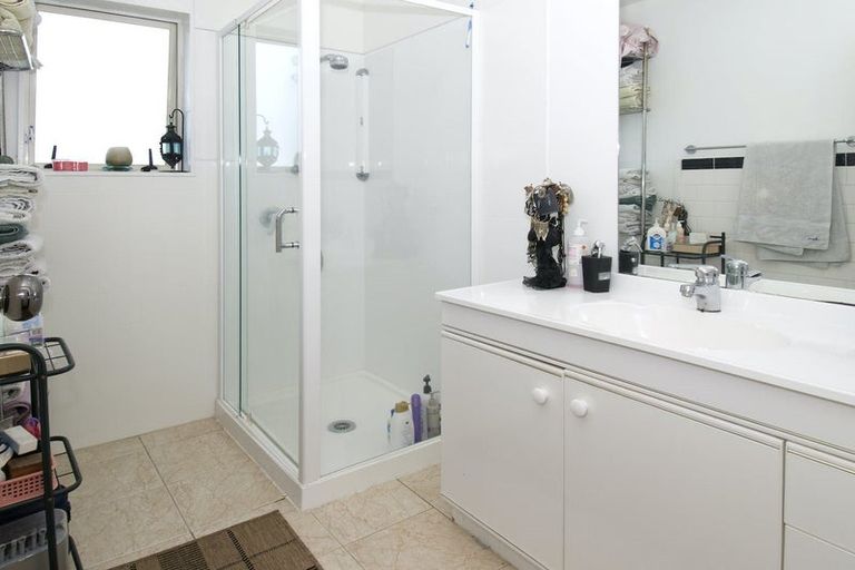 Photo of property in 37 Nevada Avenue, Pakuranga Heights, Auckland, 2010