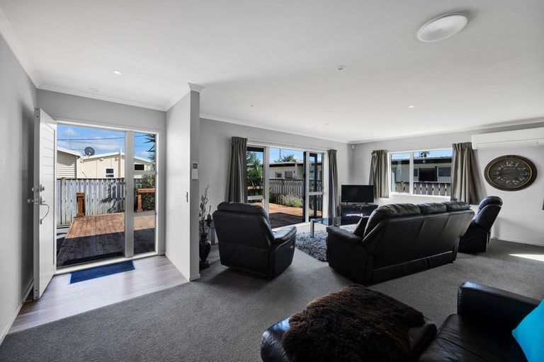 Photo of property in 90 Reid Avenue, Hawera, 4610