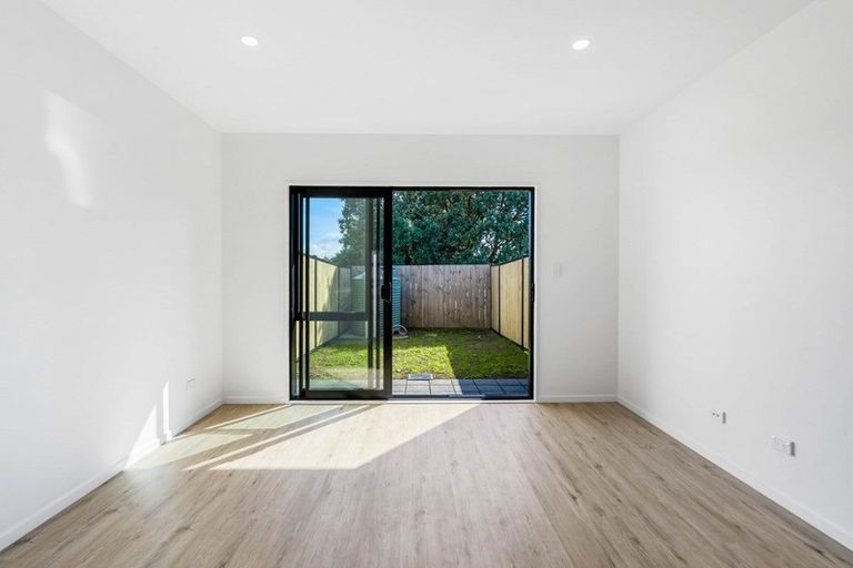 Photo of property in 25 Eileen Newey Place, Henderson, Auckland, 0612