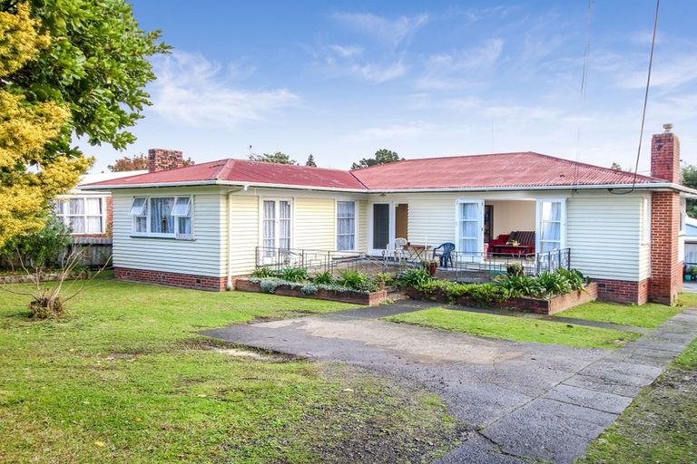 Photo of property in 22 Kingdale Road, Henderson, Auckland, 0610
