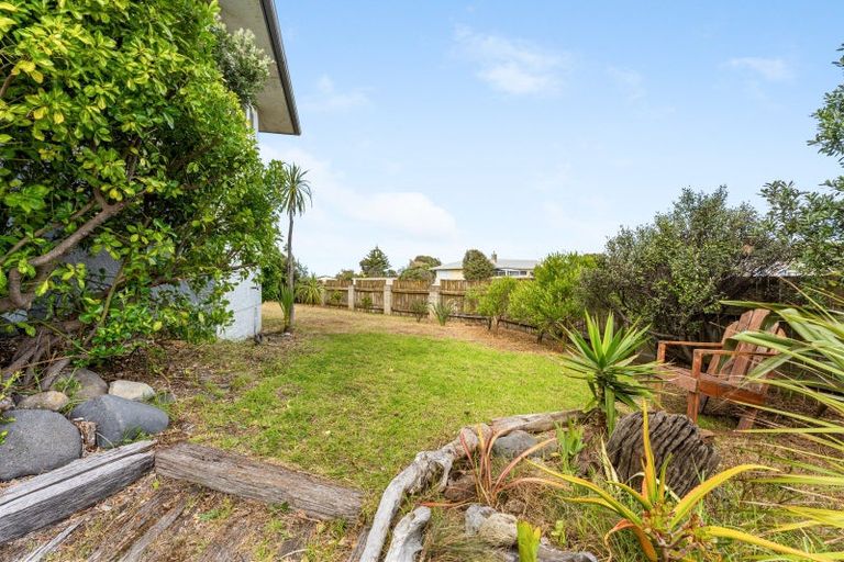 Photo of property in 6 Tainui Street, Castlecliff, Whanganui, 4501