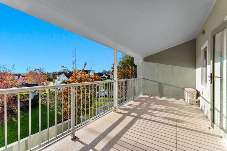 Photo of property in The Rise, 2/11 Hatfield Place, Albany Heights, Auckland, 0632