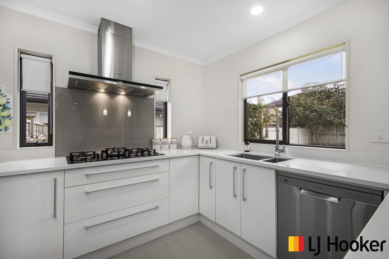 Photo of property in 7 Strathaven Road, Wattle Downs, Auckland, 2103