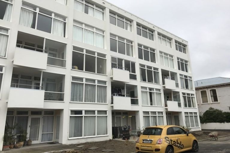 Photo of property in 16/4f Claremont Grove, Mount Victoria, Wellington, 6011