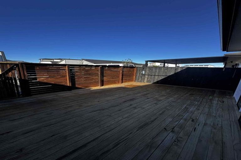 Photo of property in 16 Auranga Drive, Karaka, Papakura, 2113