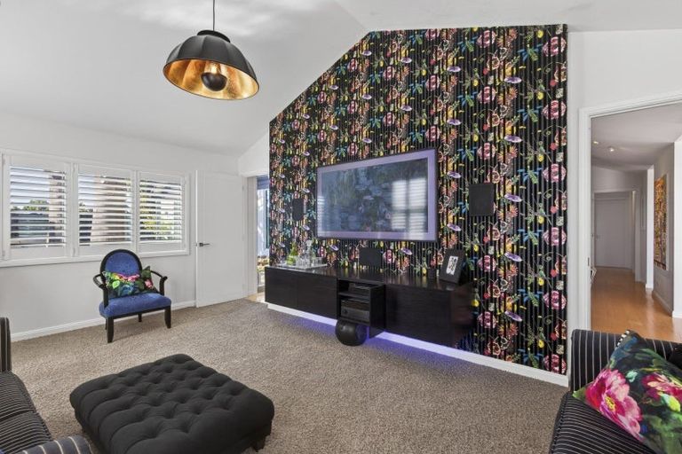 Photo of property in 5 Tupuhi Place, Highlands Park, New Plymouth, 4312