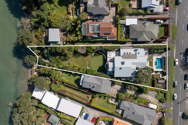 Photo of property in 21 Stanley Point Road, Stanley Point, Auckland, 0624