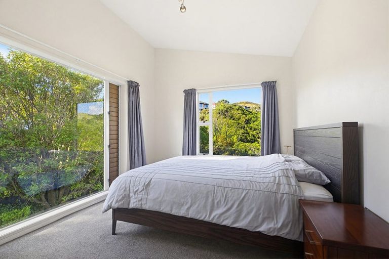 Photo of property in 7 Pikitanga Close, Tawa, Wellington, 5028