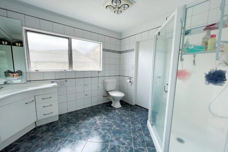 Photo of property in 3/90 Aberdeen Road, Campbells Bay, Auckland, 0620