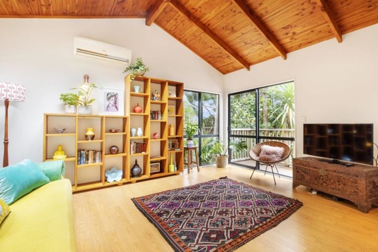 Photo of property in 31 Scenic Drive, Titirangi, Auckland, 0604