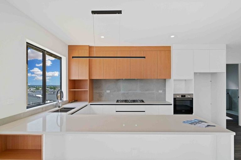 Photo of property in 17 Nola Dawn Avenue, Papakura, 2110