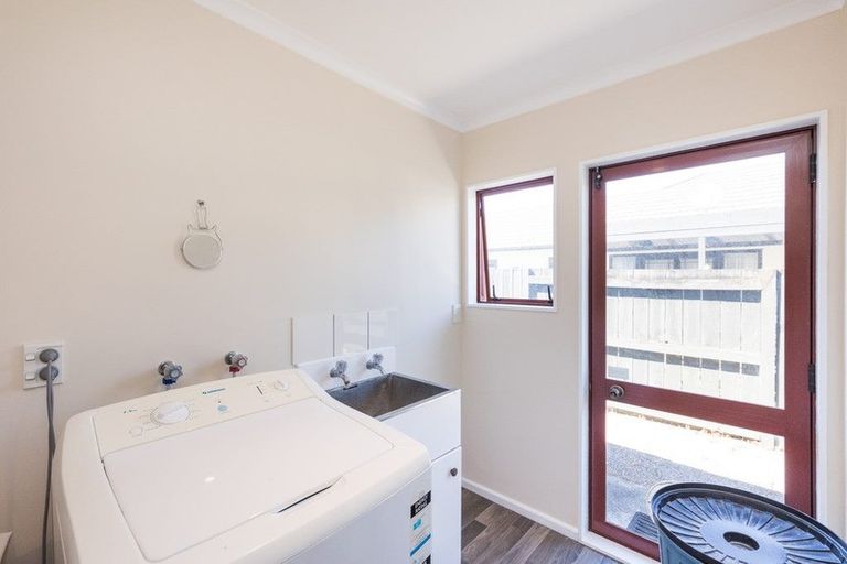 Photo of property in 14 Montana Way, Milson, Palmerston North, 4414