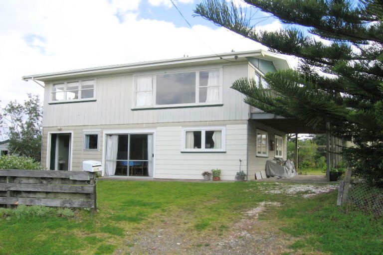 Photo of property in 101 Mooloo Crescent, Whangamata, 3620