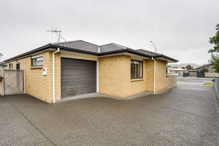Photo of property in 142a Gloucester Street, Taradale, Napier, 4112