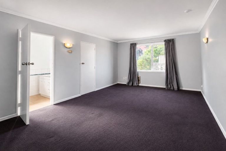 Photo of property in 43 Amapur Drive, Khandallah, Wellington, 6035