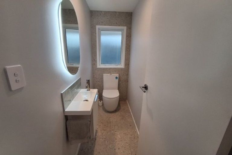 Photo of property in 17 Endeavour Avenue, Welcome Bay, Tauranga, 3112