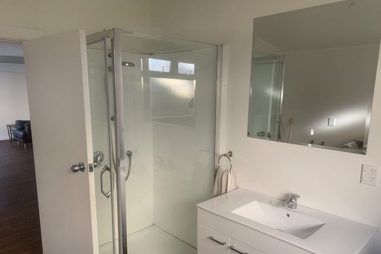 Photo of property in 37 Ara Paiwhenua, Tawa, Wellington, 5028