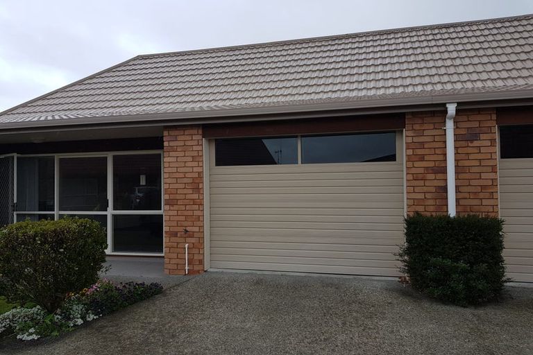 Photo of property in Rangeview Villas, 22/9 Fuller Close, Levin, 5510