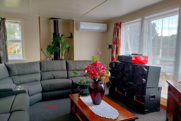 Photo of property in 1 Hartgill Crescent, Dannevirke, 4930