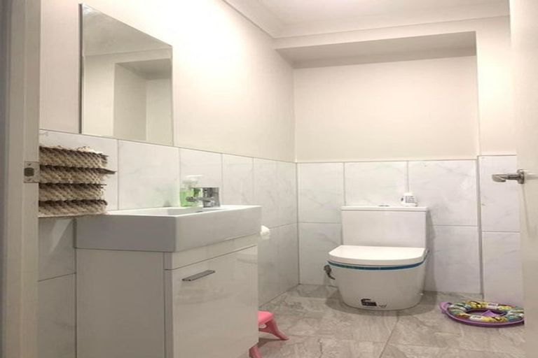 Photo of property in 30c Alfriston Road, Manurewa East, Auckland, 2102