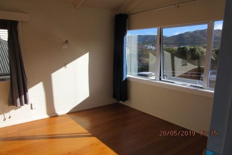 Photo of property in 9 Swansea Street, Khandallah, Wellington, 6035