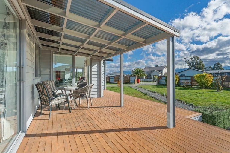 Photo of property in 3 Hartley Avenue, Carterton, 5713