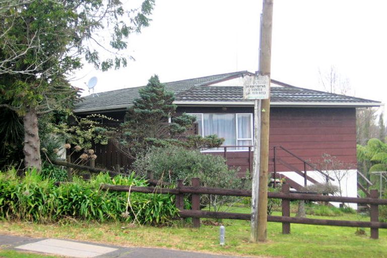 Photo of property in 2/43 Don Buck Road, Massey, Auckland, 0614