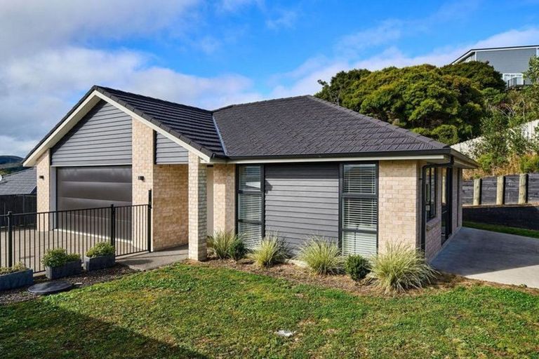 Photo of property in 6 Topsail Way, Whitby, Porirua, 5024
