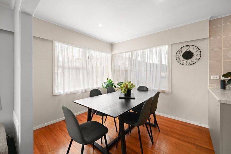 Photo of property in 30 Rhonda Avenue, Deanwell, Hamilton, 3206